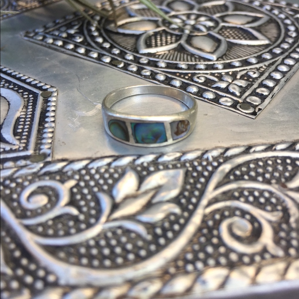 Vintage Mother of Pearl ring size 7 .925 sliver